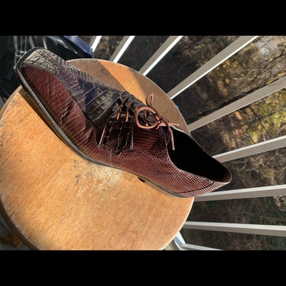 Hello I’m selling a pair of Belvedere Alligator shoes. main image 6